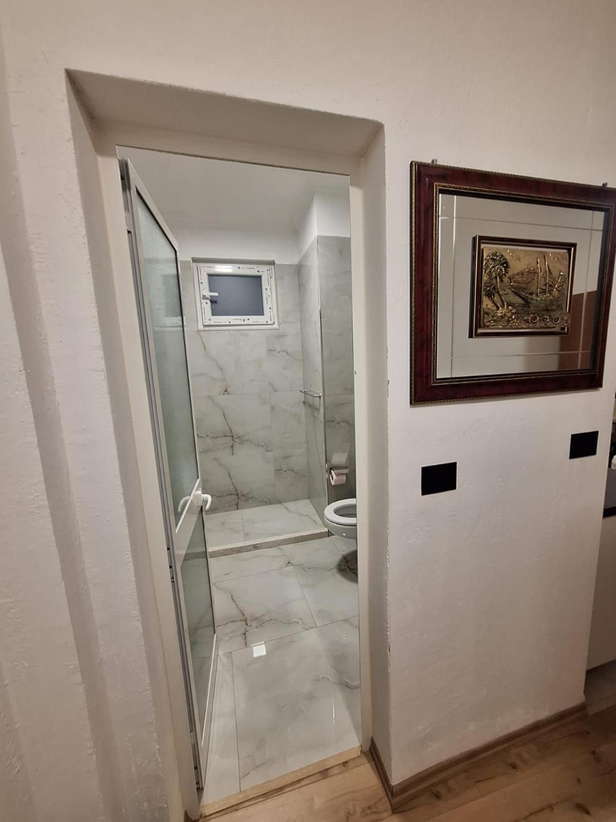 Albania Near Center Double Or Twin Bed Apartment Tirana